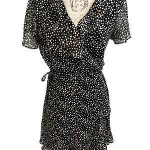 Adorable Wrap dress Black and White Polka Dot by Lush Nordstrom sz M (Like New)